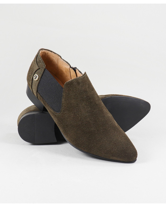 Ms. Ginova Botins with Elastics