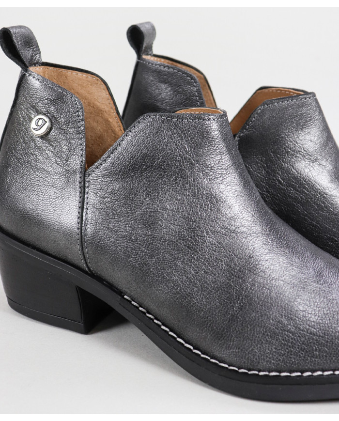 Botas de Mujer Ginova con Efecto Metálico