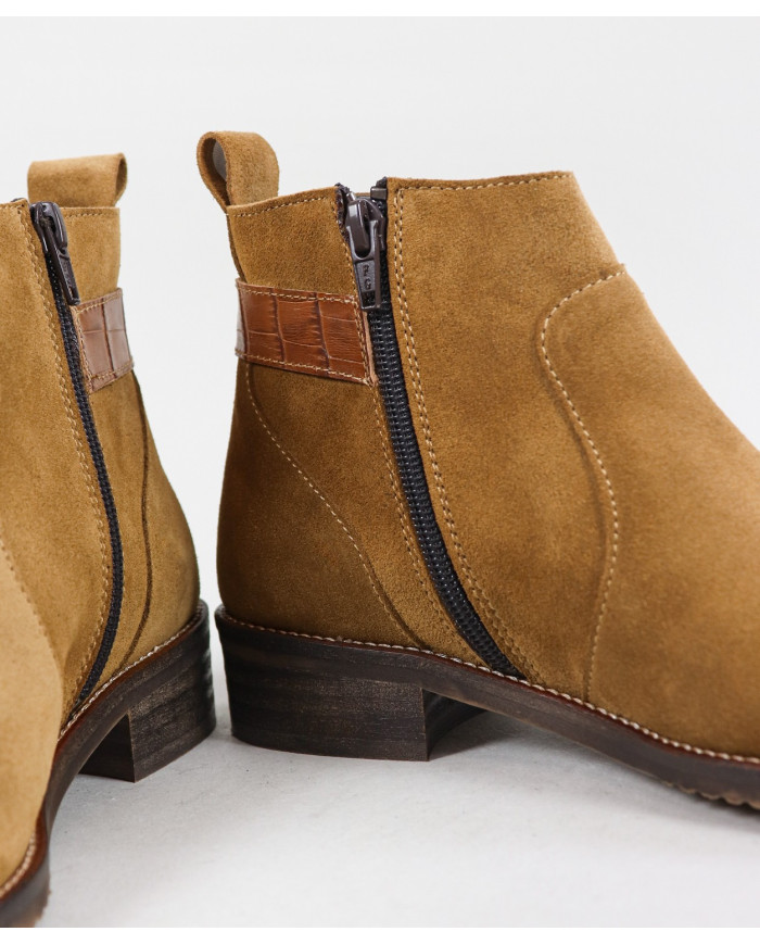 Botas Rasas de Mulher Ginova em Camurça