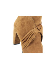 Lady Camel Boots with Oranges in Nó Ginova