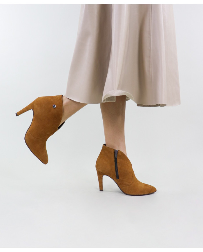 Stylish Lady Ginova Boots