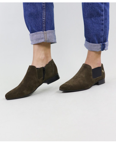 Ms. Ginova Botins with Elastics