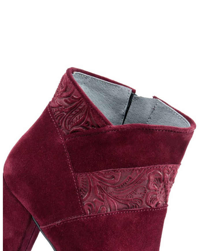 Botas de Senhora Bordô de Tacão Alto Elegante Ginova