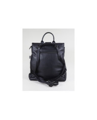 Mochila Preta de Senhora com Detalhe Metálico