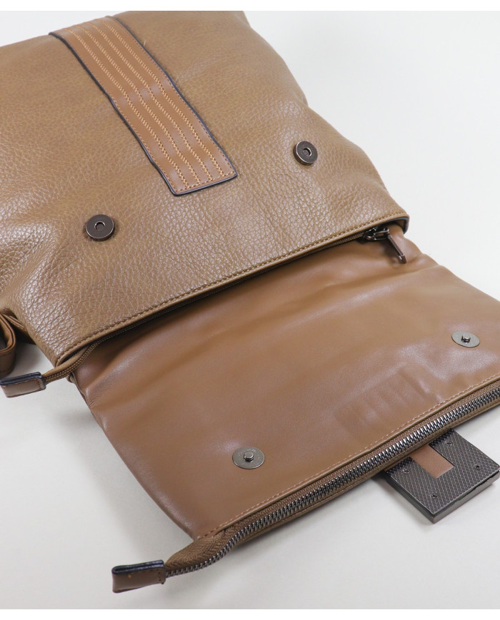 Lady's Cocoa Mochila con Detalle Metallic