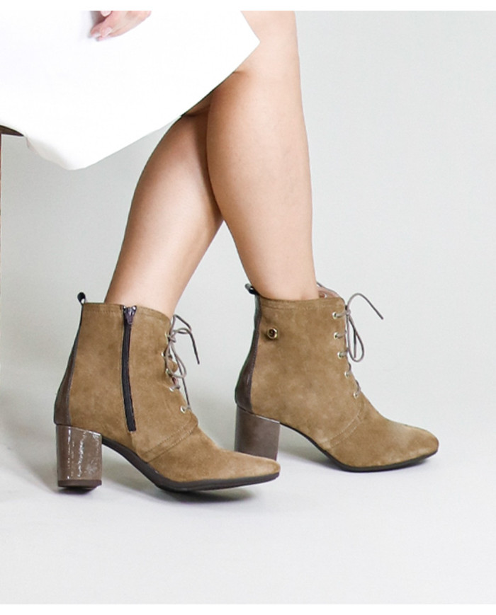 Mistress Ginova Boots with Wholesalers