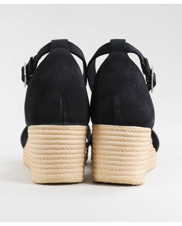 Ladies Sandals in Cunha with Strip Adjustable