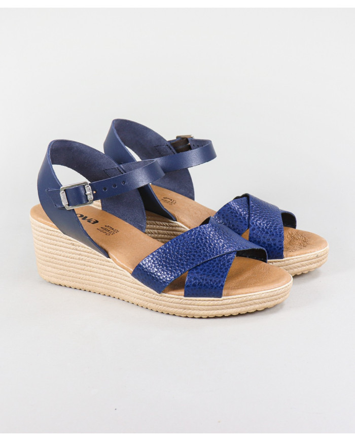 Women's Sandals with Cross Strips