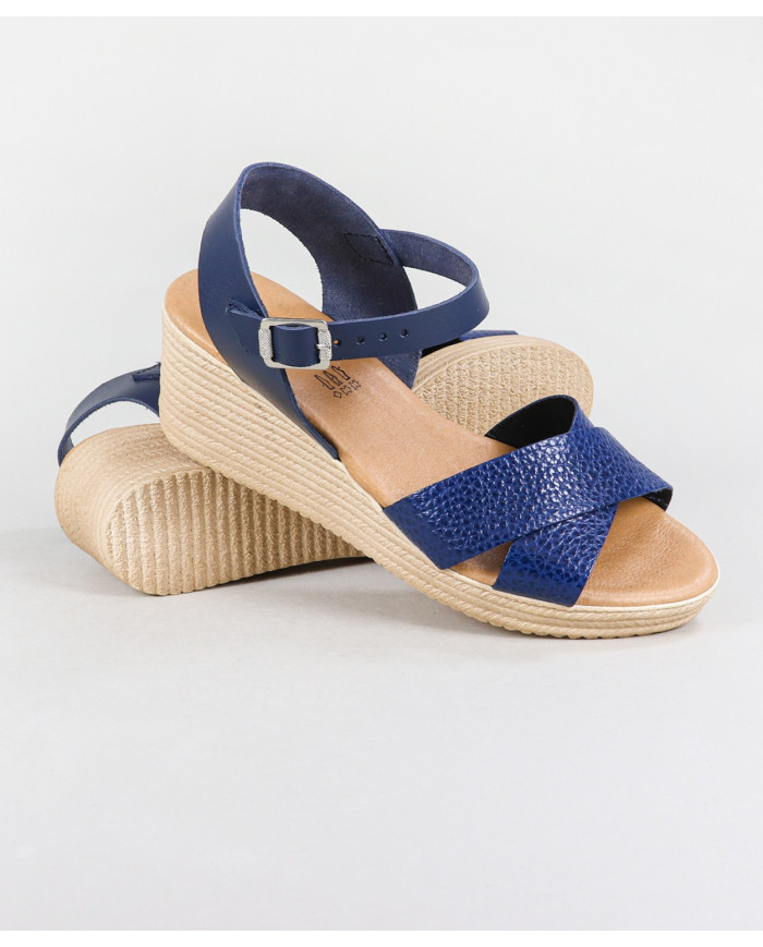 Women's Sandals with Cross Strips