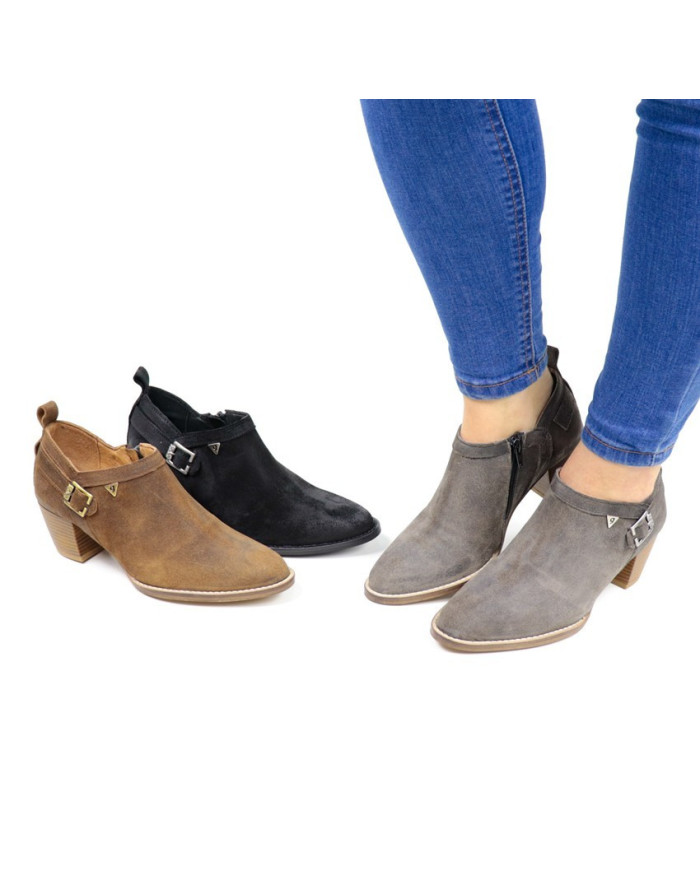 Botins de Senhora Ginova de Fecho