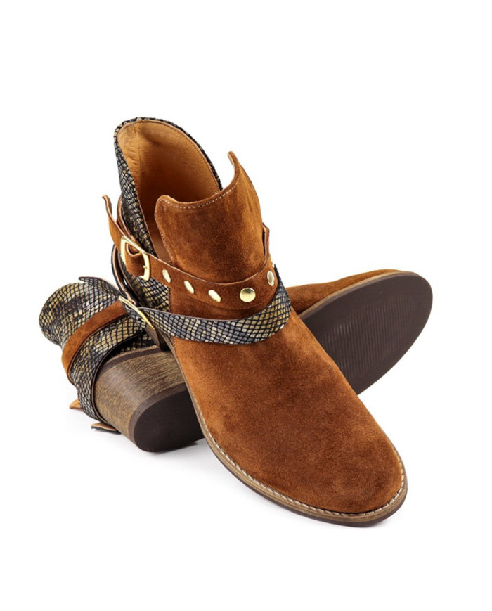 Ladies Camel Buttons with Buckles and Ginova Tachas