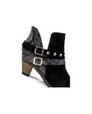 Botins Preto de Senhora com Fivelas e Tachas Ginova