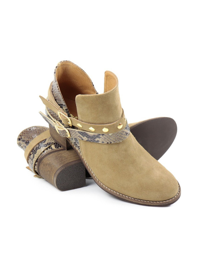 Ladies Taupe Buttons with Buckles and Ginova Tachas