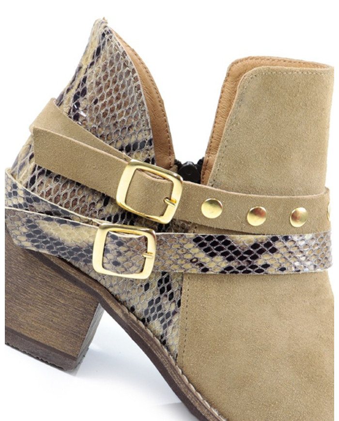 Señoras Button con Buckles y Ginova Tachas