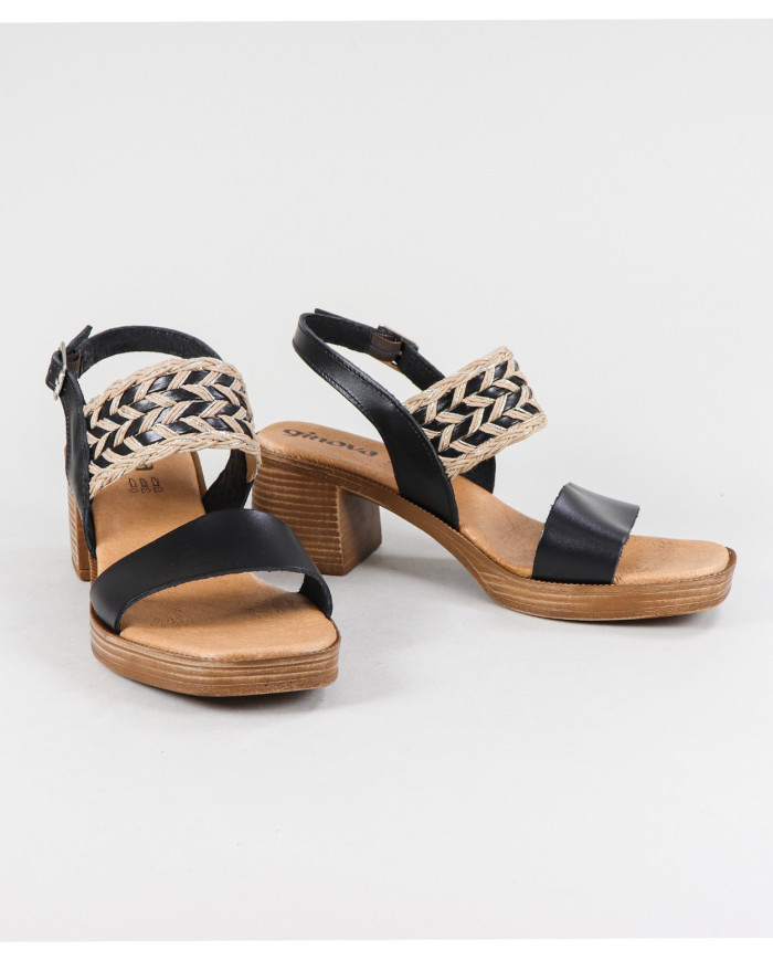 Women's Sandals of Middle Heel Ginova