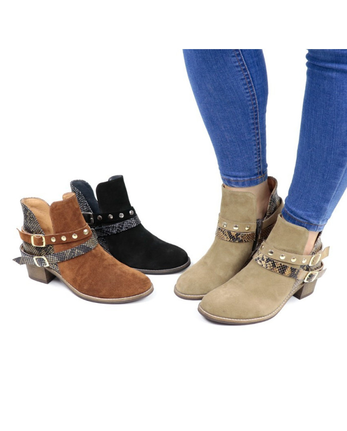 Señoras Button con Buckles y Ginova Tachas