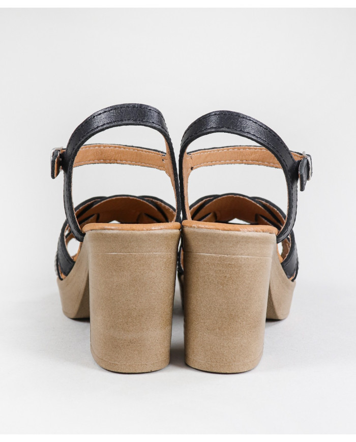 Women's Sandals of Middle Heel Ginova