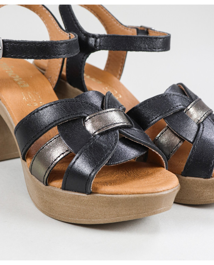 Women's Sandals of Middle Heel Ginova