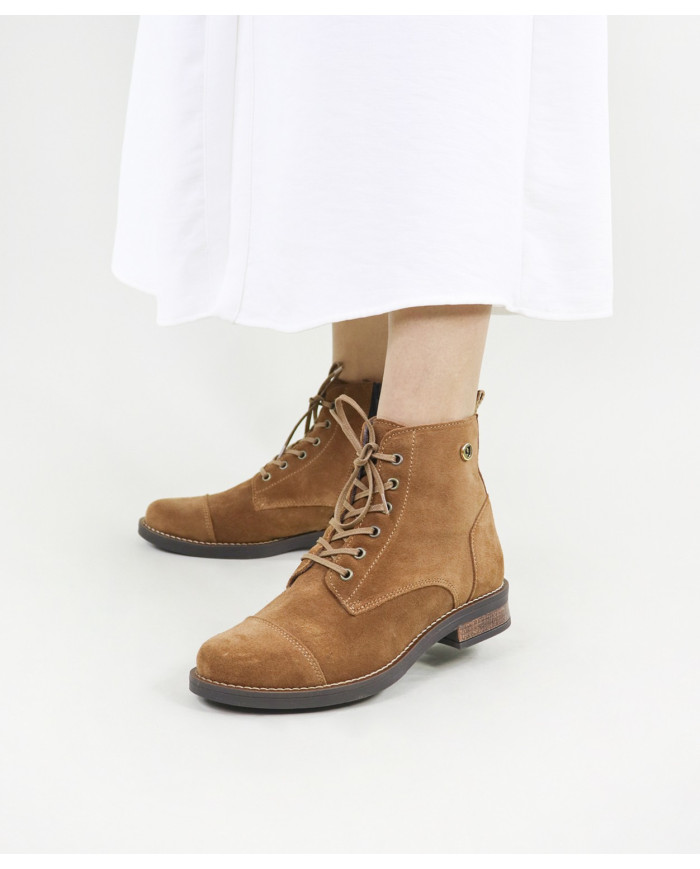 Botas de Senhora Ginova com Atacadores