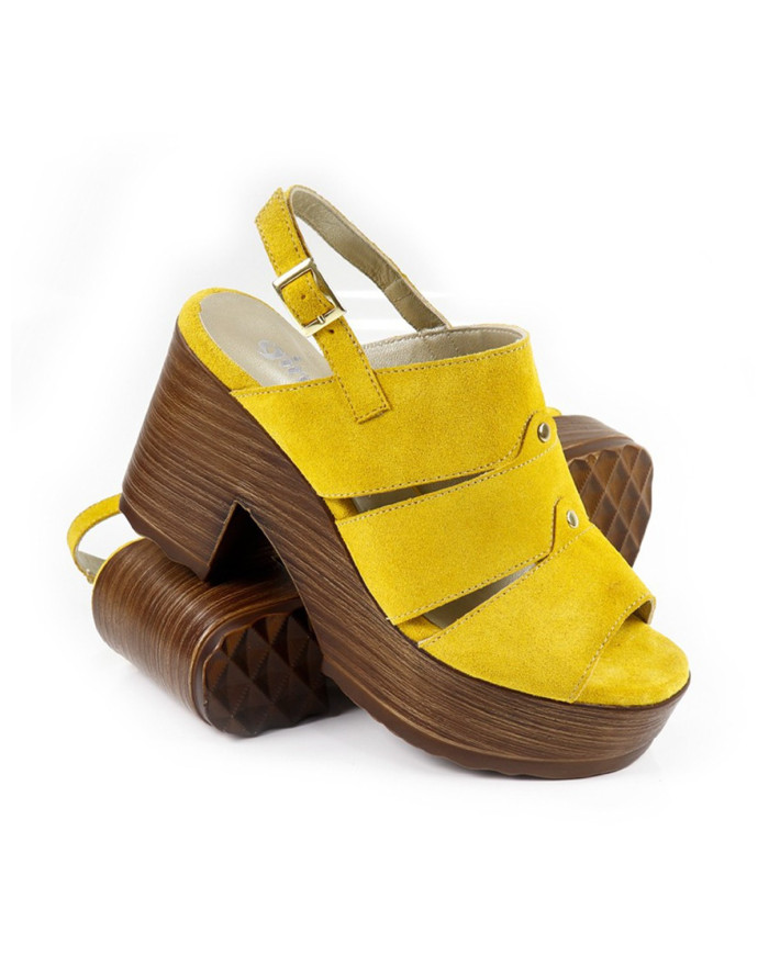 Yellow sandals of Lady Ginova Compensated