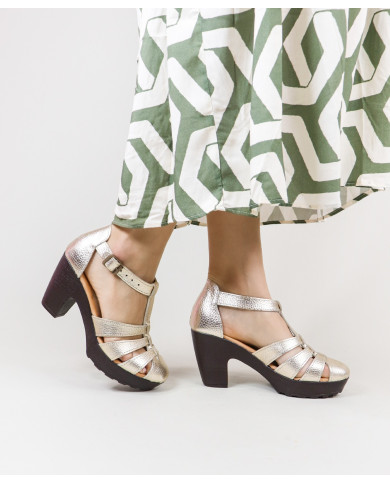 Women's Sandals with Strips at the Ginova Court