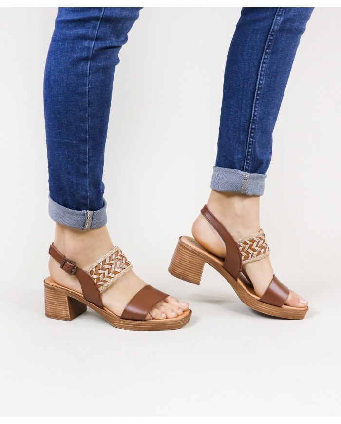 Women's Sandals of Middle Heel Ginova