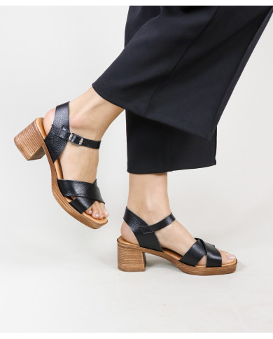 Women's Sandals of Middle Heel Ginova