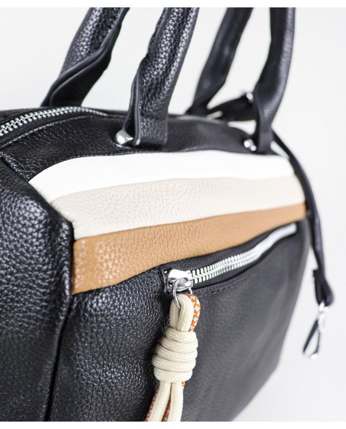 Mala de Mulher Preta com Divisória na Frente