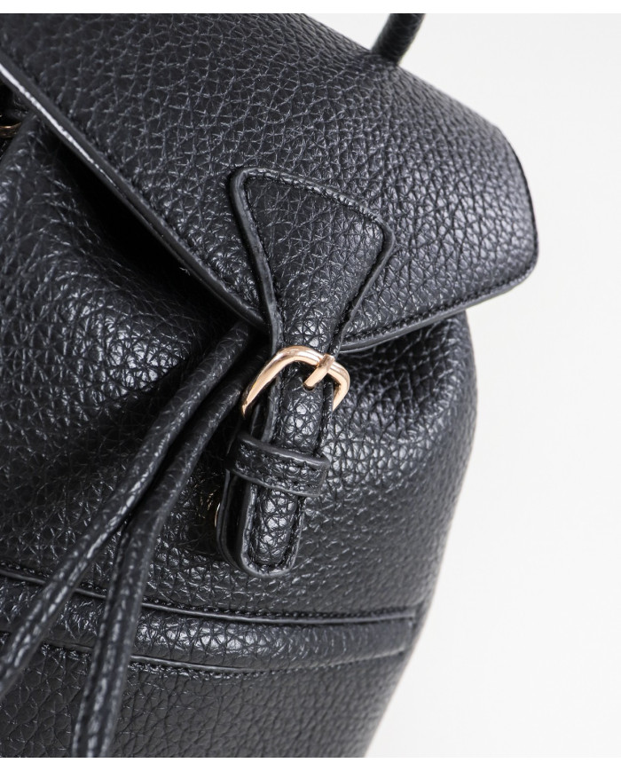 Mochila de mujer negra con cordones