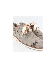 Sapatos Perfurados de Mulher