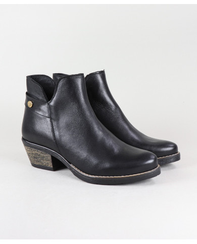 Ginova Women's Boots with Clasp