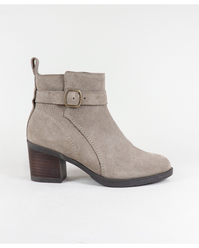 Ginova Women's Boots with Buckle