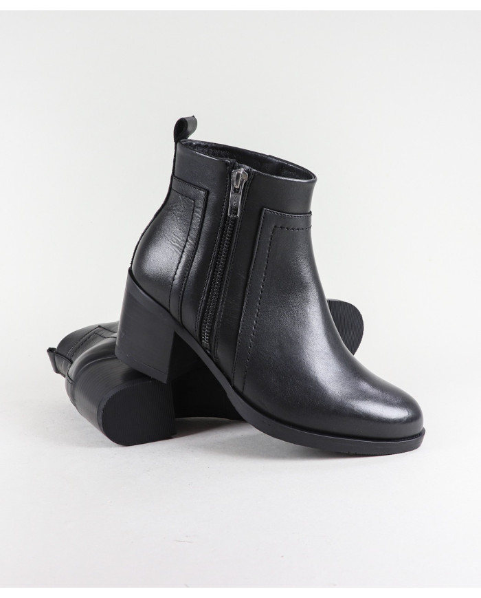 Botas de Mulher Ginova com Fecho no Lateral de Fora