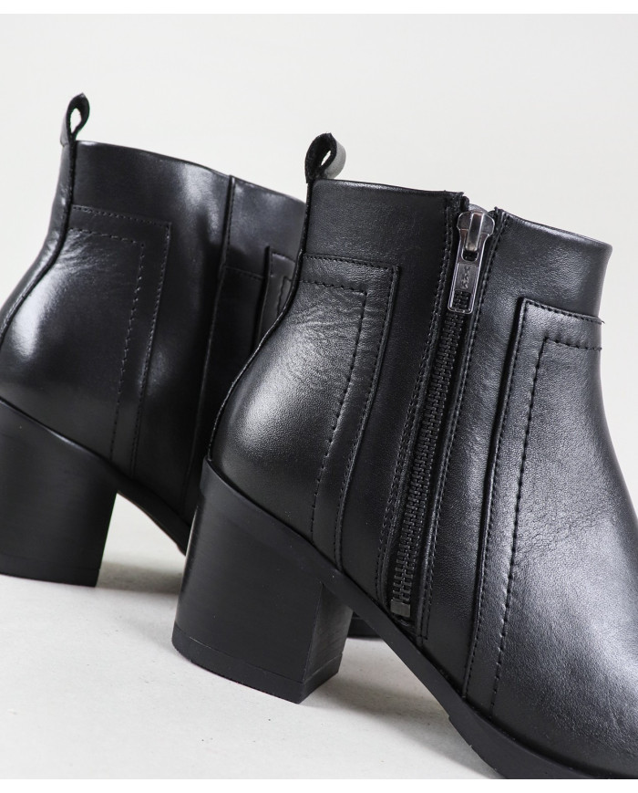 Botas de Mulher Ginova com Fecho no Lateral de Fora