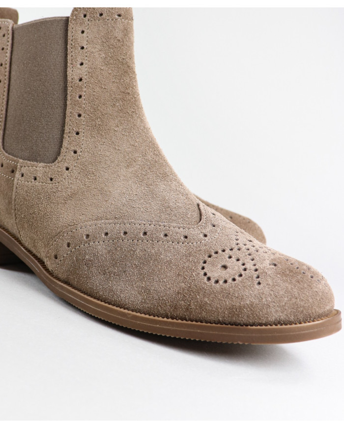 Women's Boots with Elastic in the Ginova Laterals