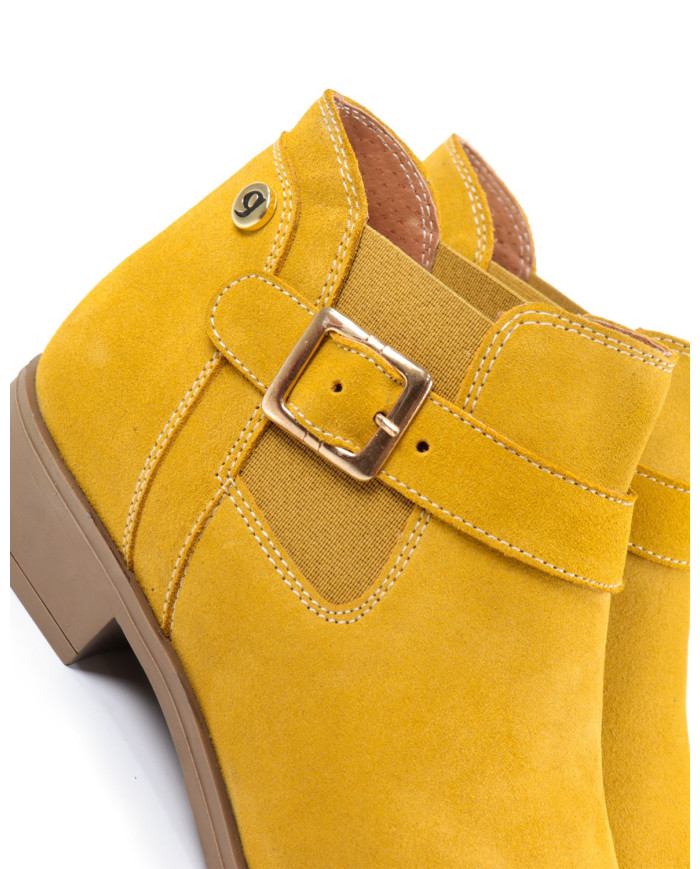 Bota Amarela Rasa Ginova com Elástico