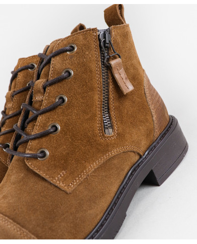 Women's Boots with Ginova Wholesalers