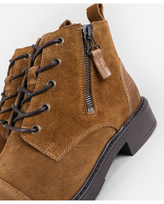 Women's Boots with Ginova Wholesalers