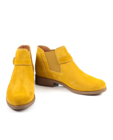 Bota Amarela Rasa Ginova com Elástico