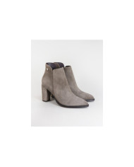 Botas elegantes de mujeres Ginova
