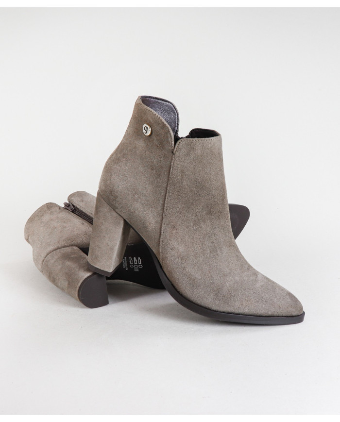 Botas elegantes de mujeres Ginova