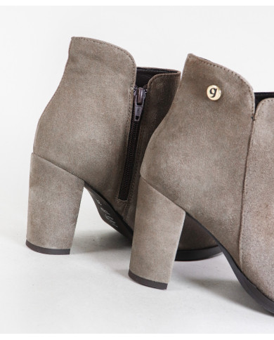 Botas elegantes de mujeres Ginova