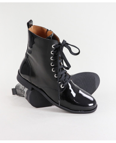 Botas de Mulher com Acabamento em Verniz Ginova