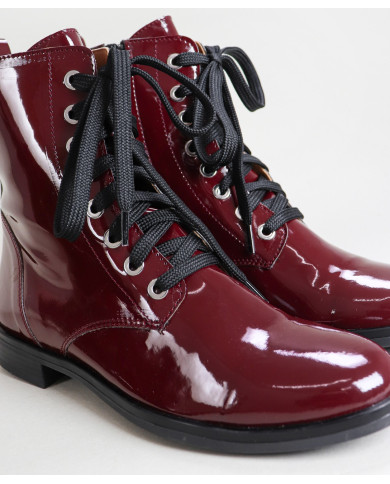 Botas de Mulher com Acabamento em Verniz Ginova