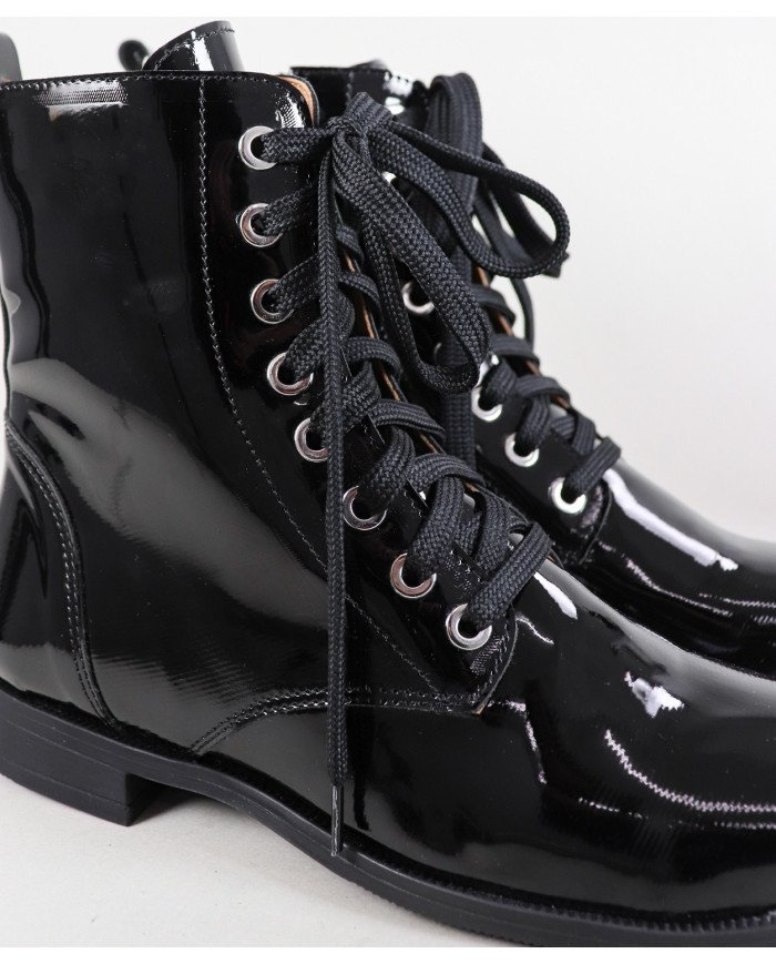 Women's Boots with Finishing in Verniz Ginova