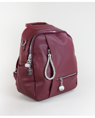 Mochila de mujer con crema decorada