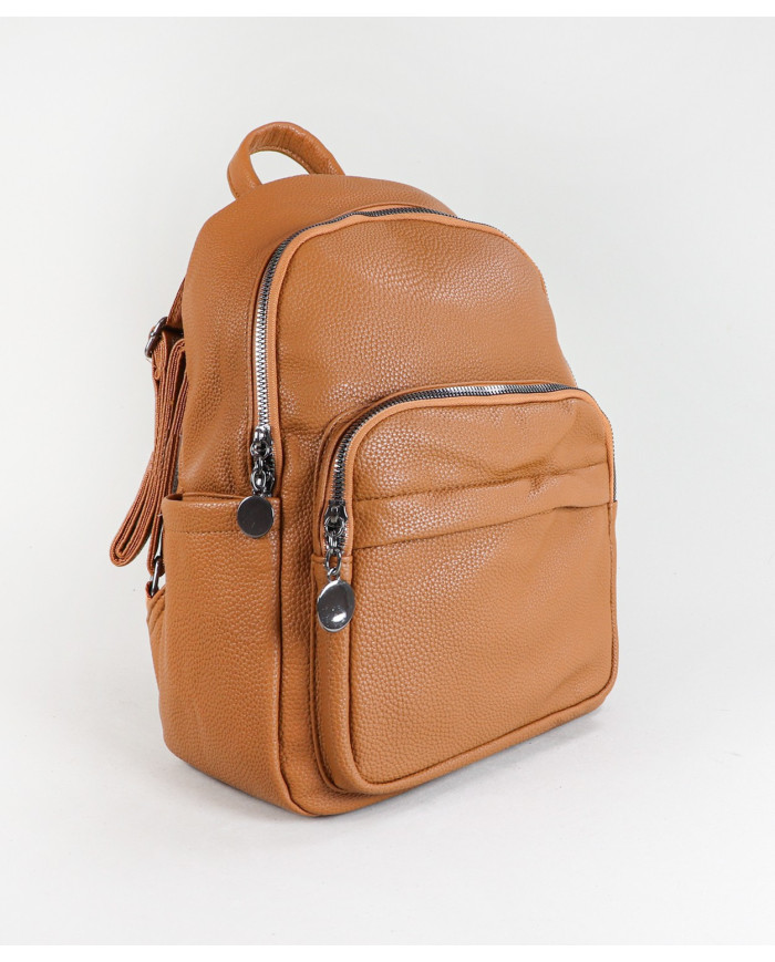 Mochila de mujeres en frente