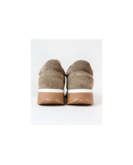 Mujer Sneakers with Perforated Fabric