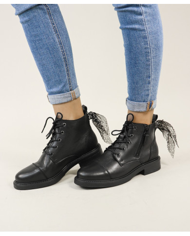 Botas de Mulher com Atacadores Ginova