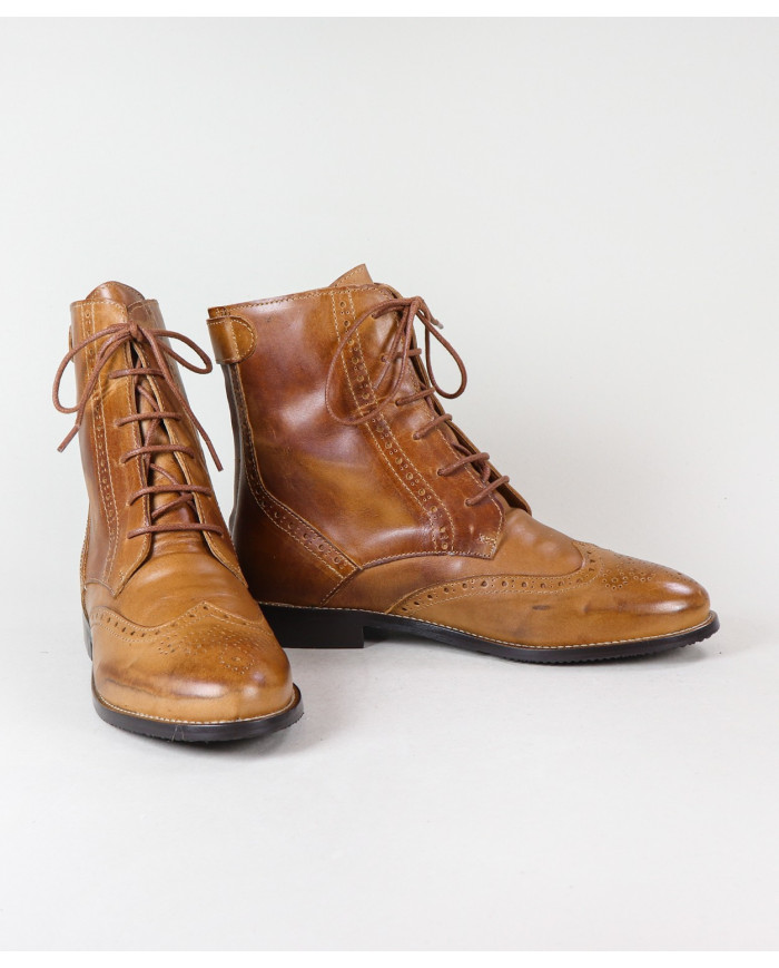 Oxford Ginova Boots with Fecho Back